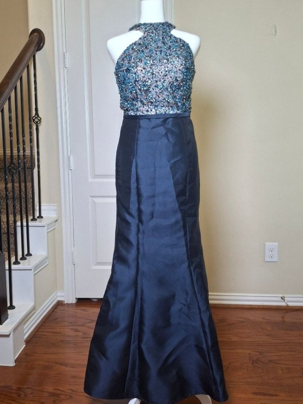Gigi La Femme Mermaid Open Back Prom Dress Sz 4 Beaded Wedding Guest Formal Gown